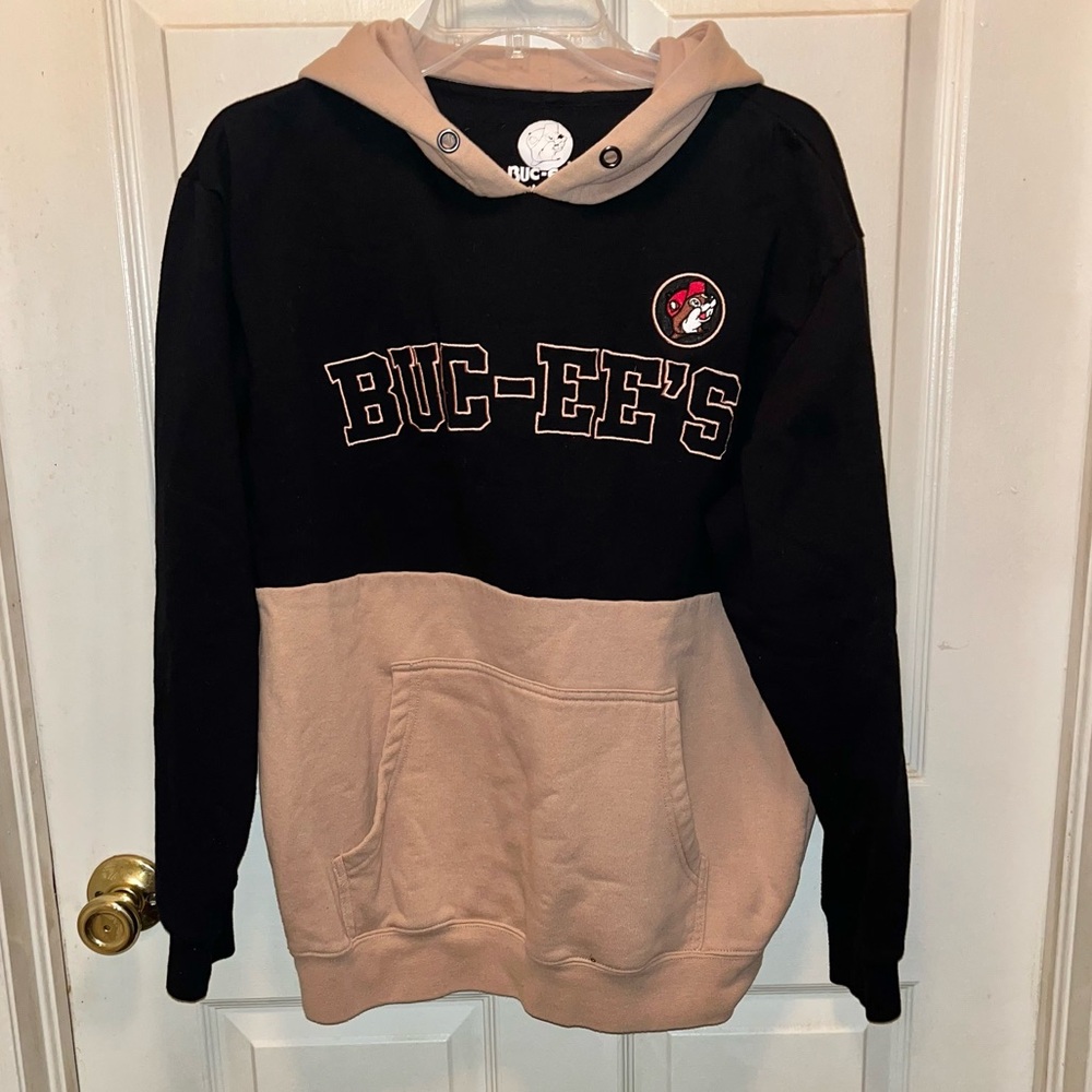 BUC-EE’S Long Sleeve Embroidered Beaver Pullover Hoodie Sweatshirt. Sz M.
